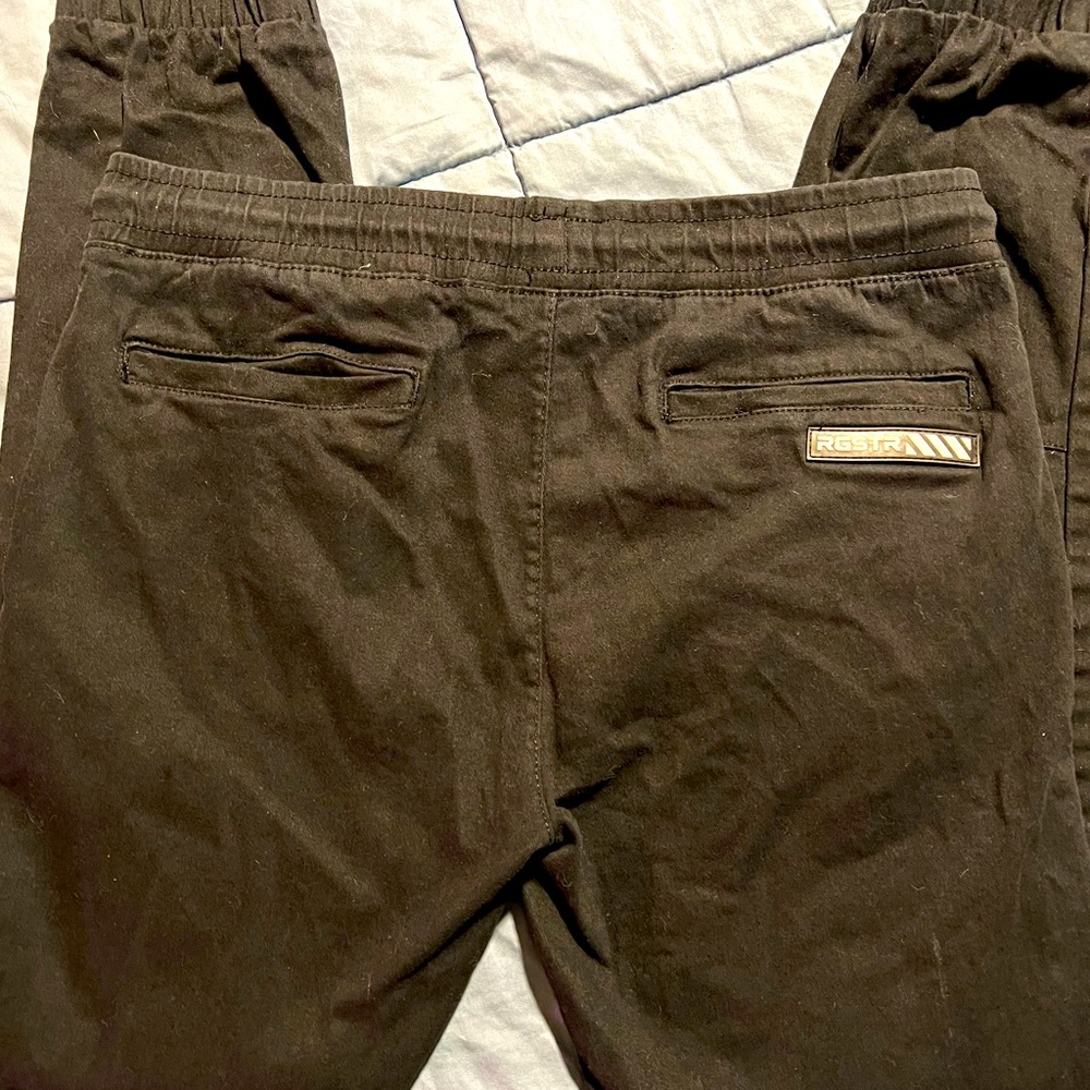 Gently used Men’s Black Jogger pants. RGSTR/ Medium